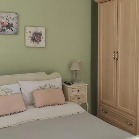 Erato In Apartamento *